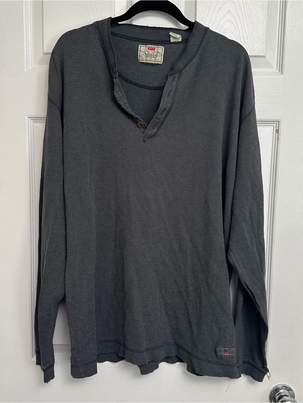 Levi's Men's Long Sleeve Henley Shirt in Charcoal Gray